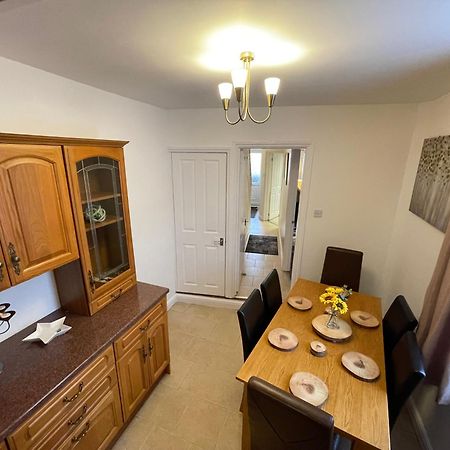 דירות סווינדון Beanies Lornestreet Four Bed House מראה חיצוני תמונה