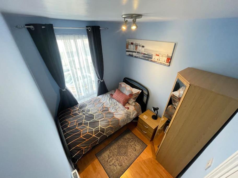 דירות סווינדון Beanies Lornestreet Four Bed House מראה חיצוני תמונה