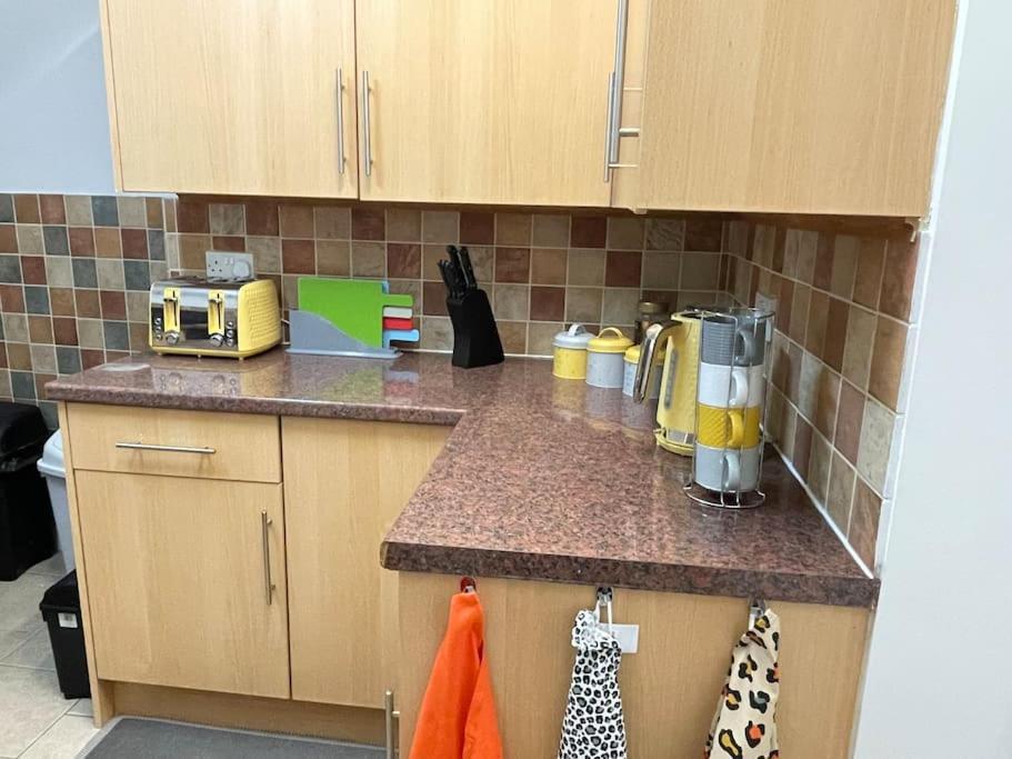 דירות סווינדון Beanies Lornestreet Four Bed House מראה חיצוני תמונה