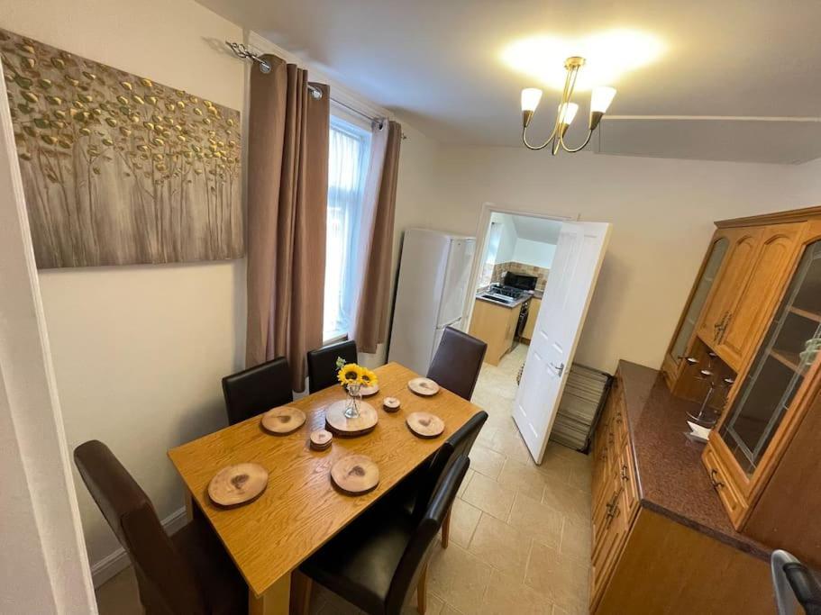 דירות סווינדון Beanies Lornestreet Four Bed House מראה חיצוני תמונה