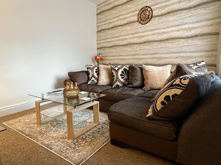דירות סווינדון Beanies Lornestreet Four Bed House מראה חיצוני תמונה