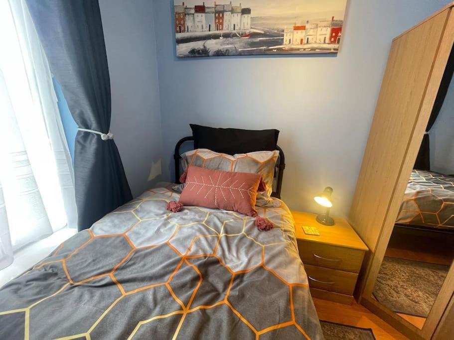 דירות סווינדון Beanies Lornestreet Four Bed House מראה חיצוני תמונה