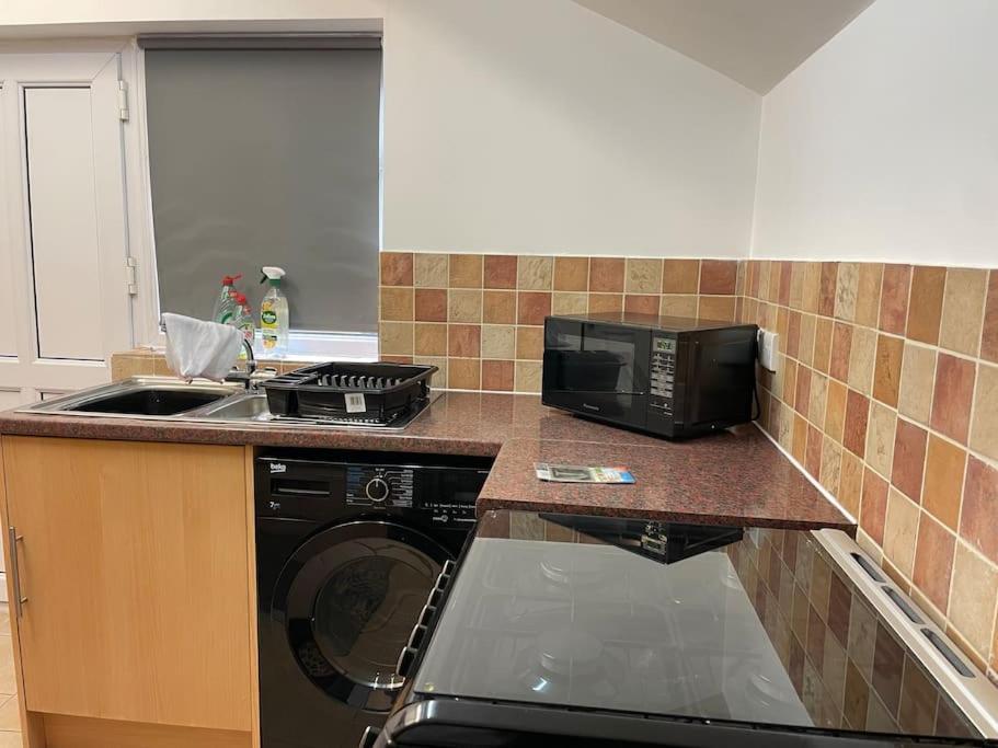 דירות סווינדון Beanies Lornestreet Four Bed House מראה חיצוני תמונה