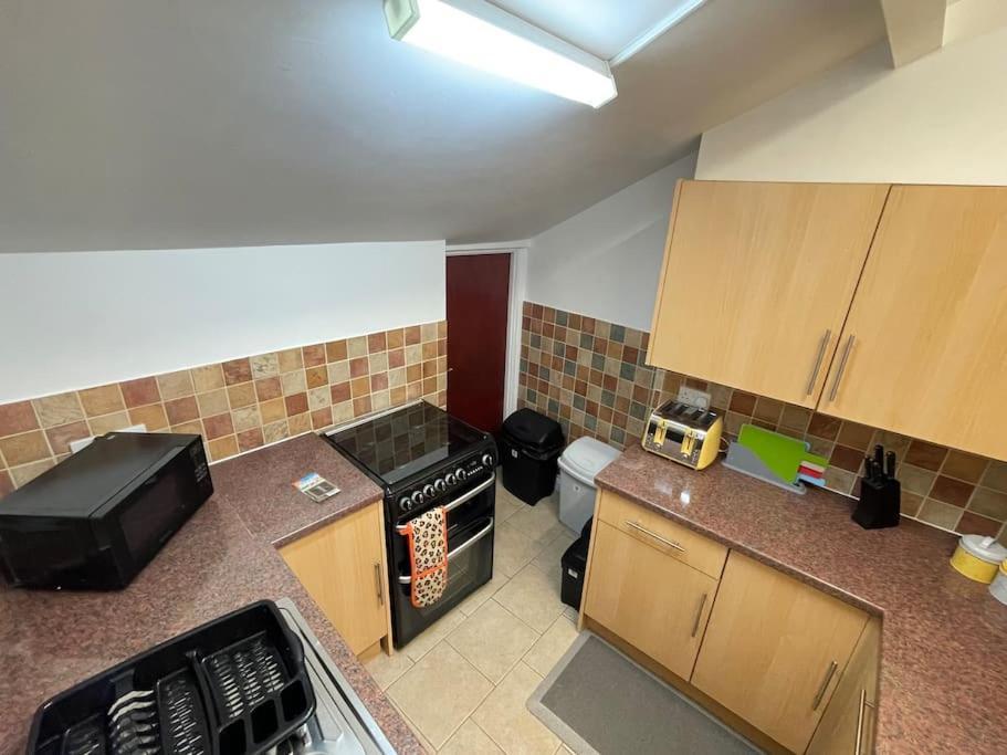 דירות סווינדון Beanies Lornestreet Four Bed House מראה חיצוני תמונה