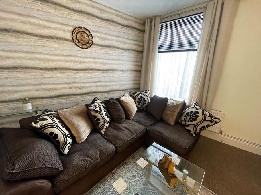 דירות סווינדון Beanies Lornestreet Four Bed House מראה חיצוני תמונה
