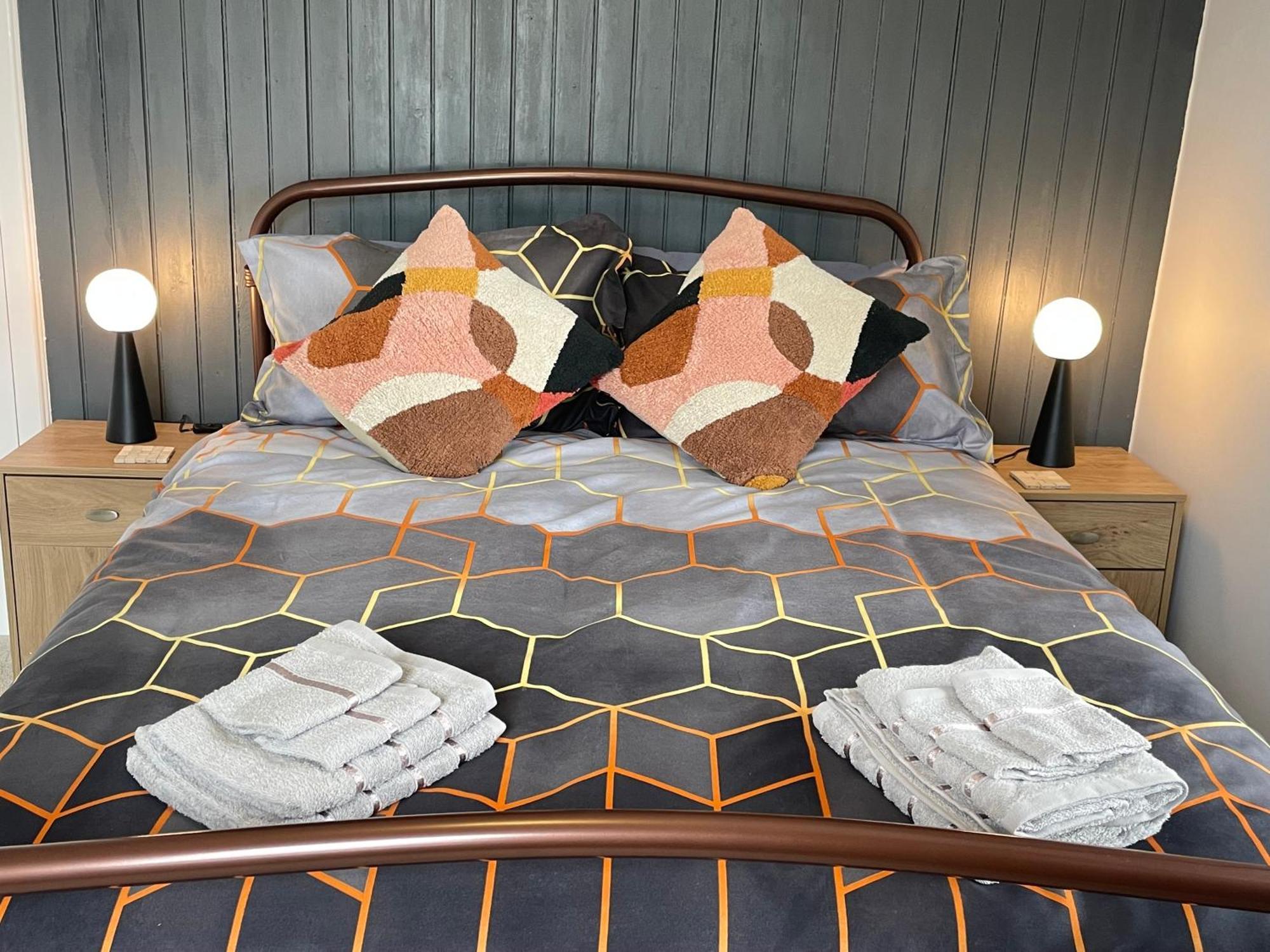 דירות סווינדון Beanies Lornestreet Four Bed House מראה חיצוני תמונה