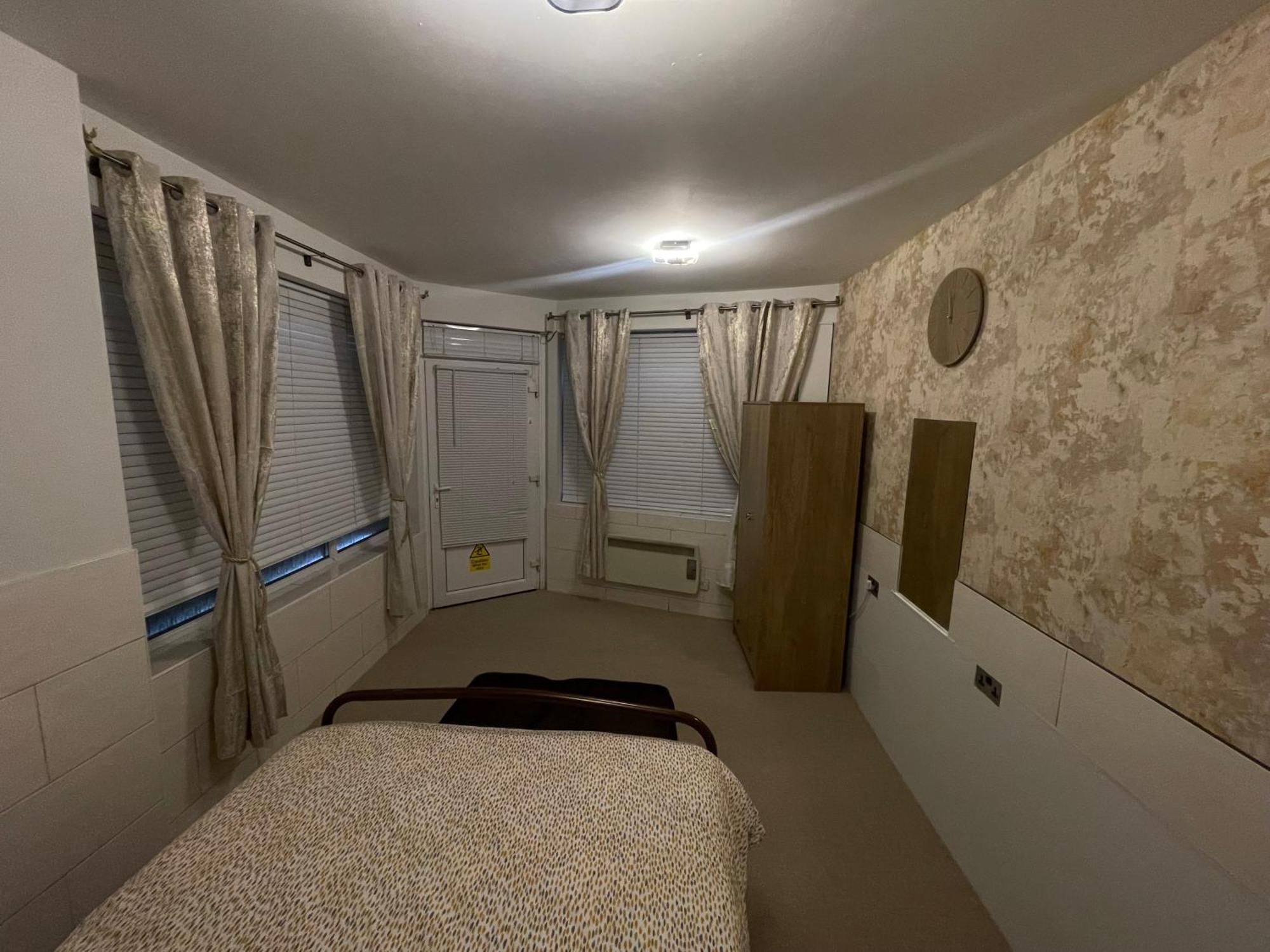 דירות סווינדון Beanies Lornestreet Four Bed House מראה חיצוני תמונה