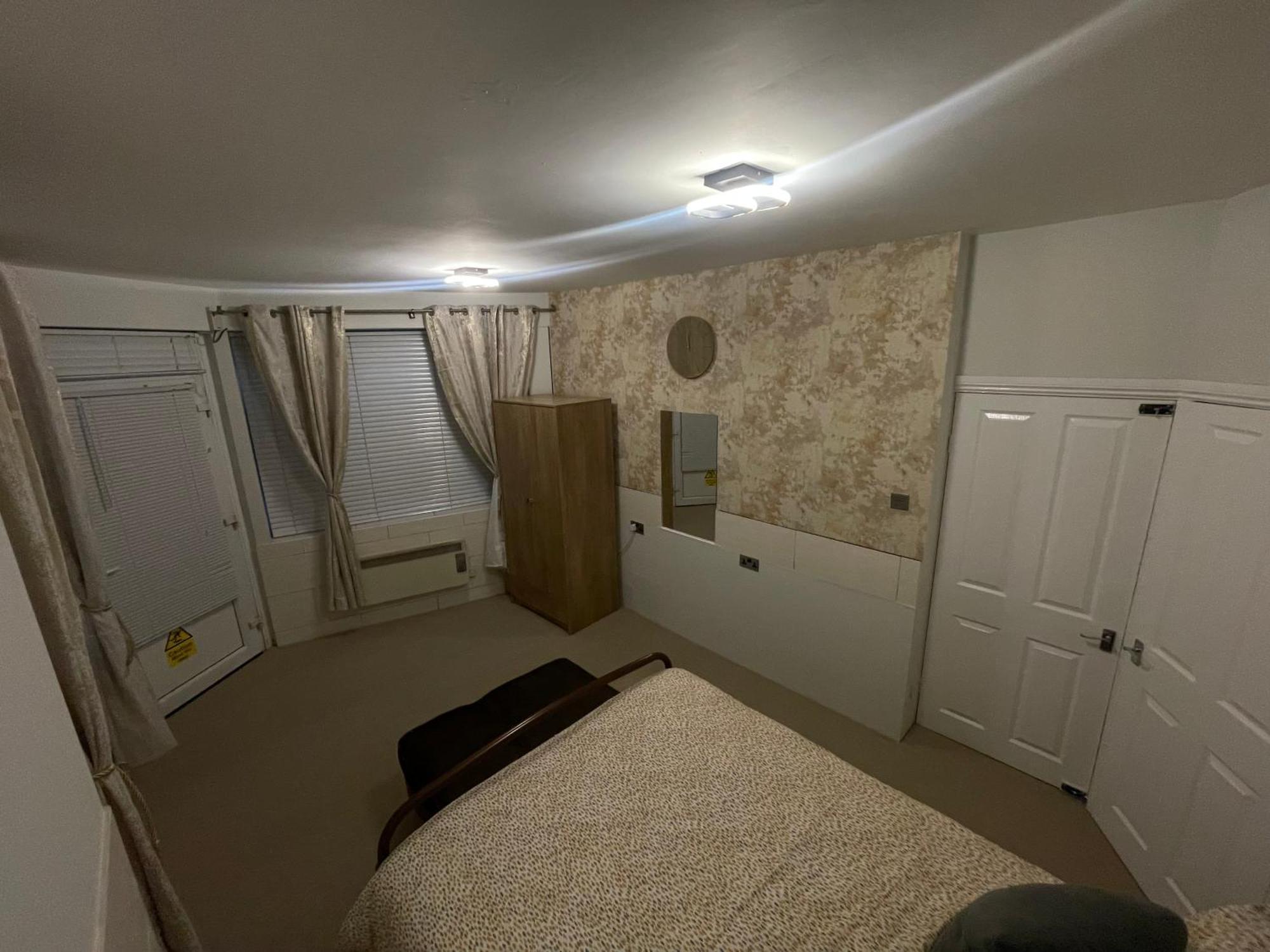 דירות סווינדון Beanies Lornestreet Four Bed House מראה חיצוני תמונה