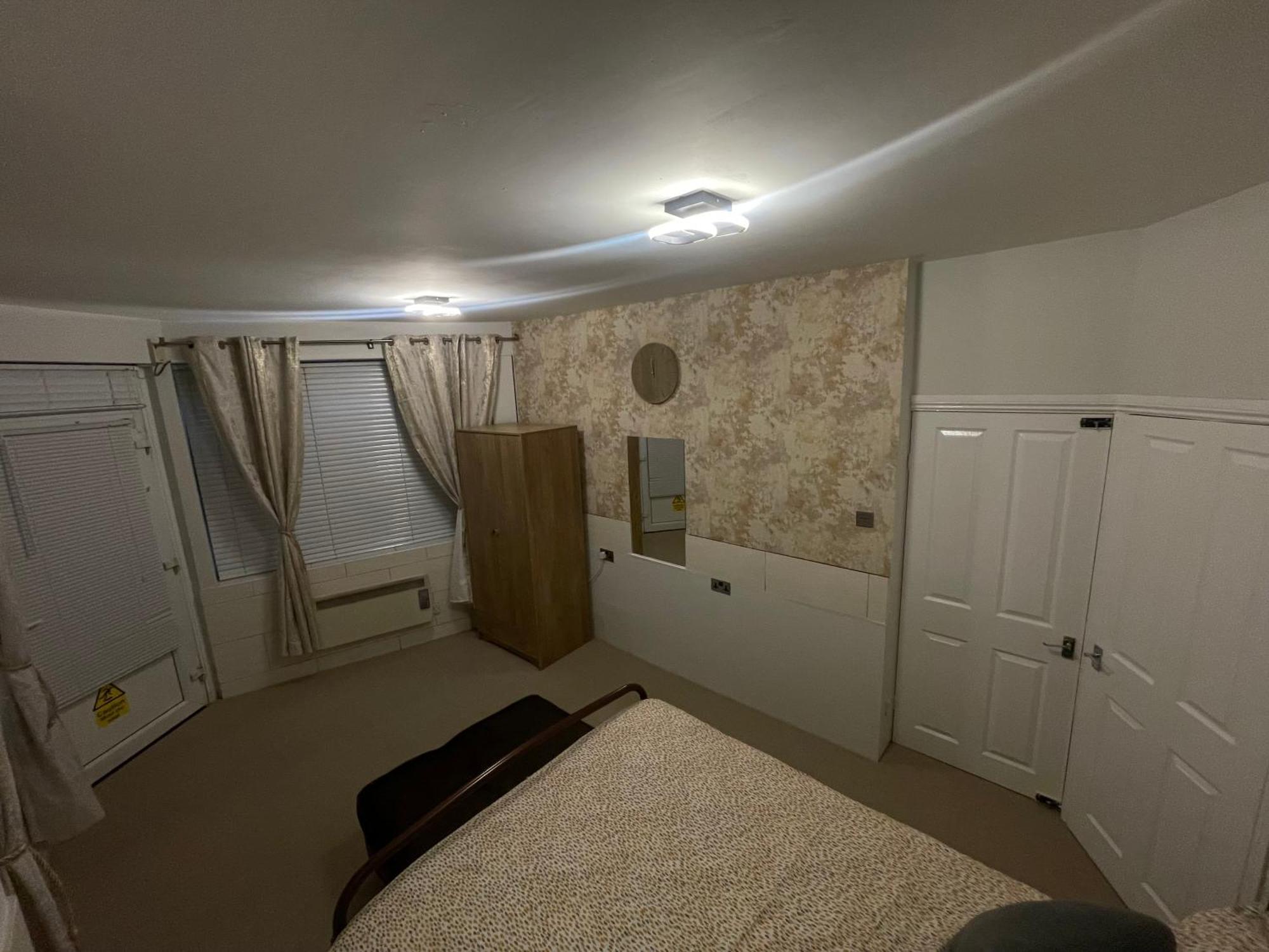 דירות סווינדון Beanies Lornestreet Four Bed House מראה חיצוני תמונה